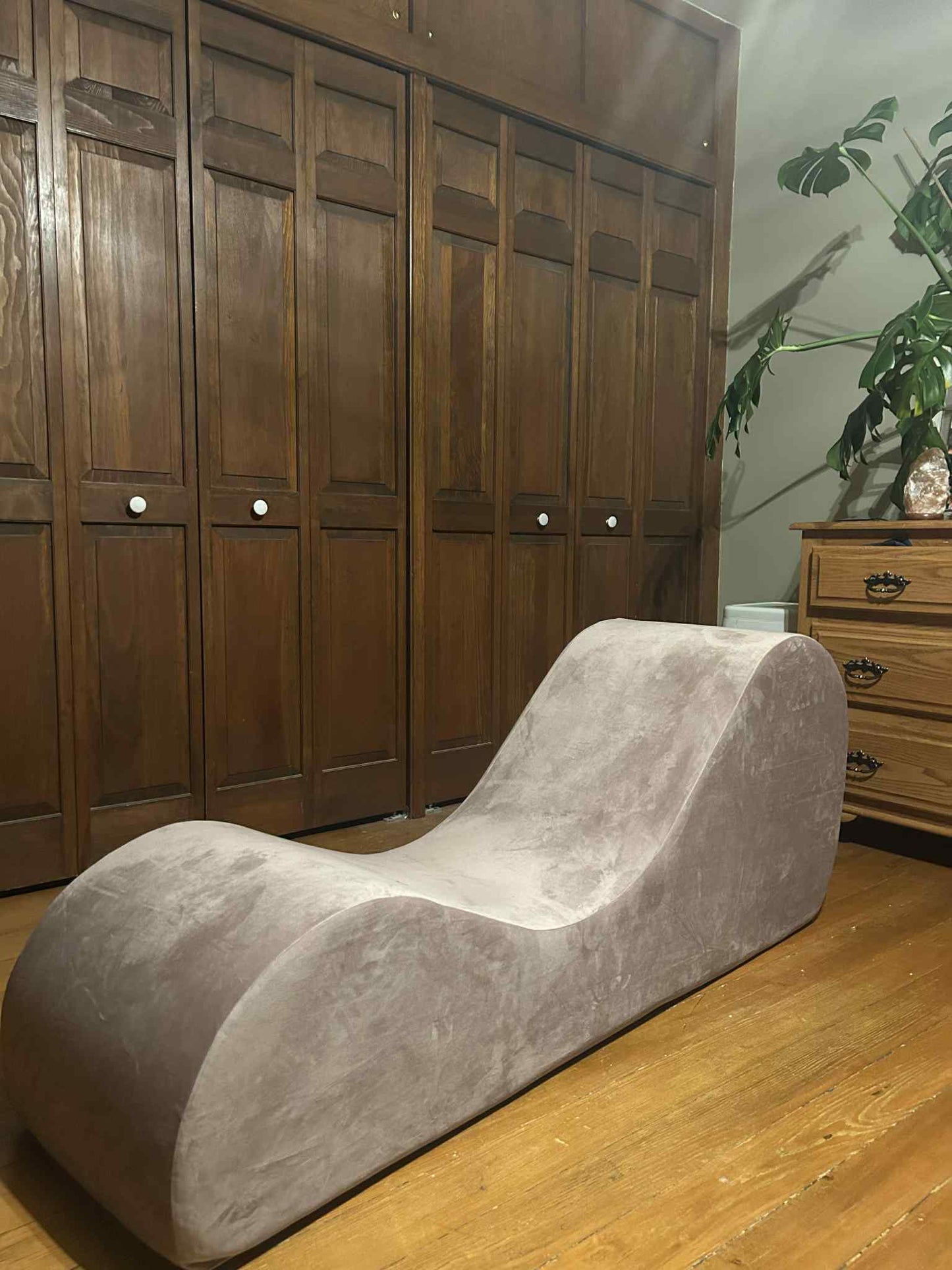 Cello Chaise β Standard & Valkyrie Editions